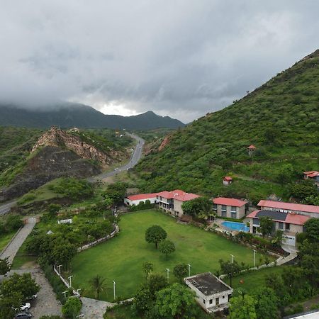 The Divine Hills Resort Nai Экстерьер фото